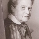 Homenaje a Elisa Mújica: La labor femenina