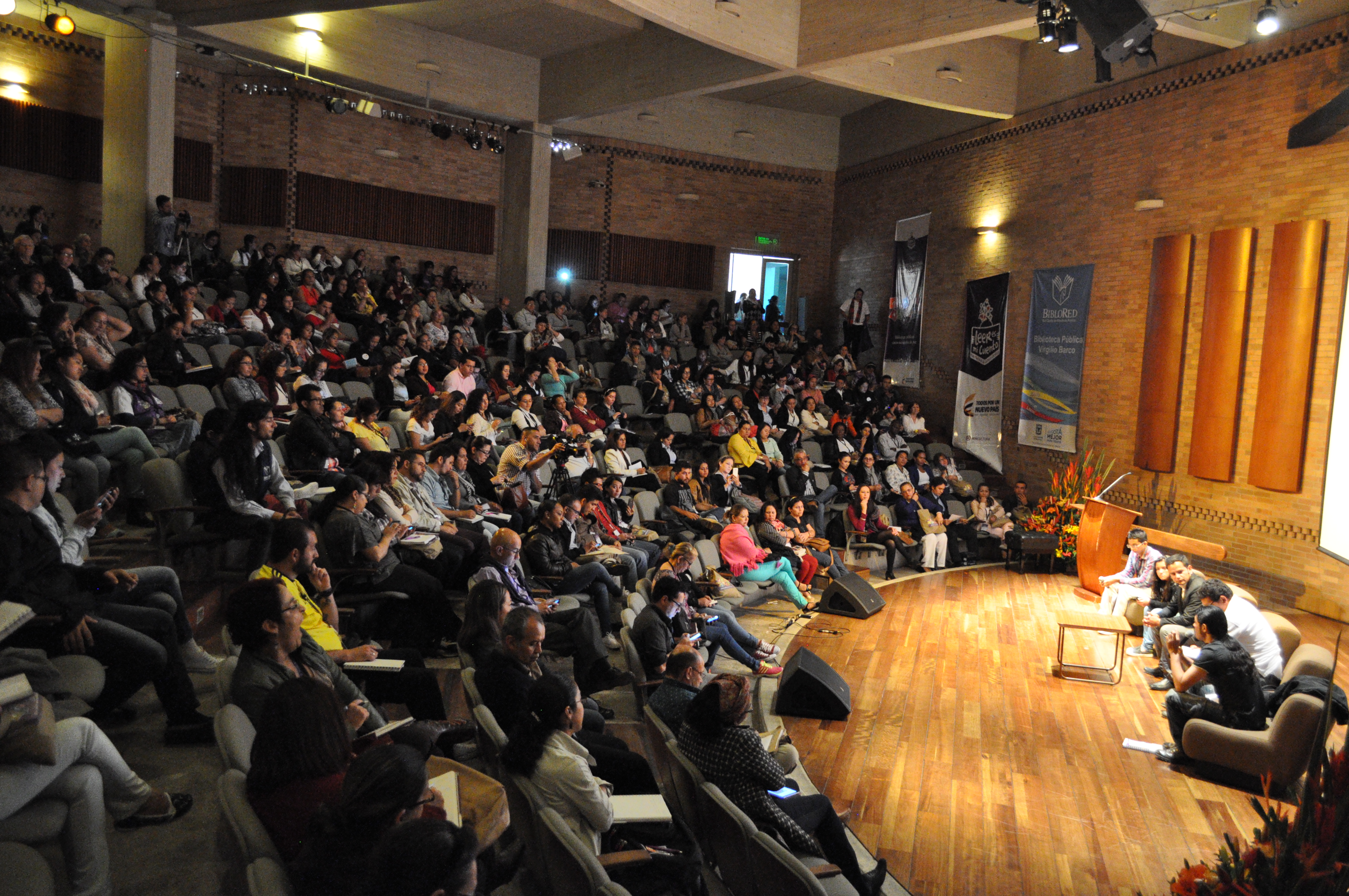 Panel de experiencias: Bibliotecas públicas, movilización y participación ciudadana: espacios para el desarrollo del capital social