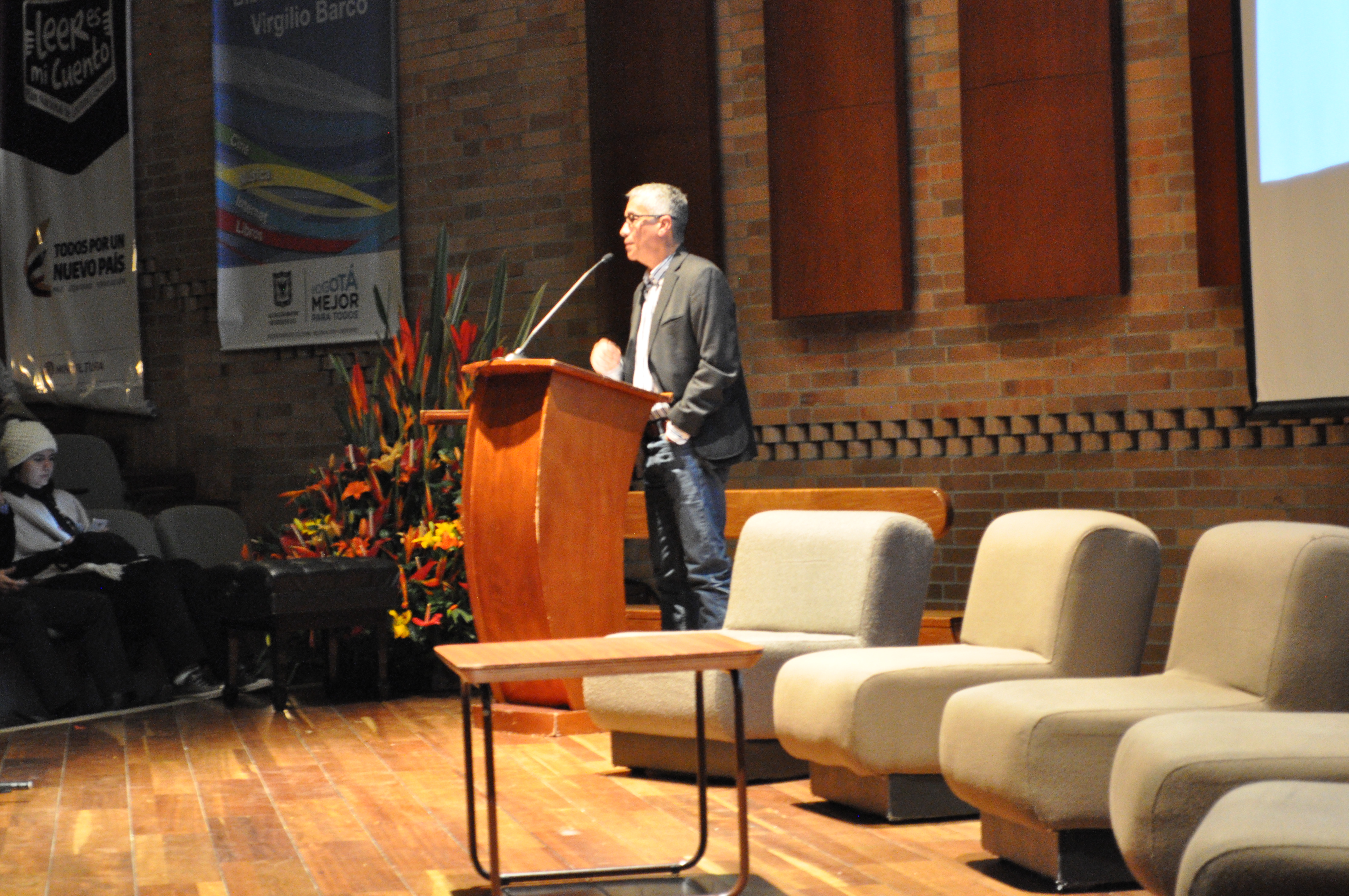 Conferencia Magistral: “Medellín, un caso de movilización social” por Juan Diego Mejía