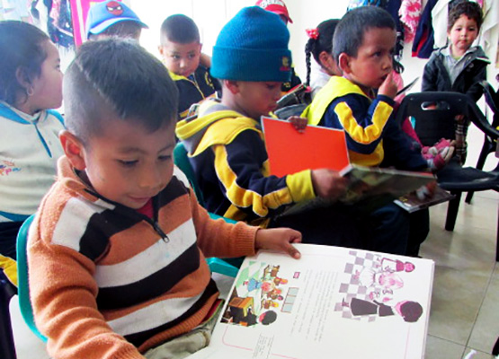 Luces, cámaras, acción: lo que esconden los libros y los relatos.