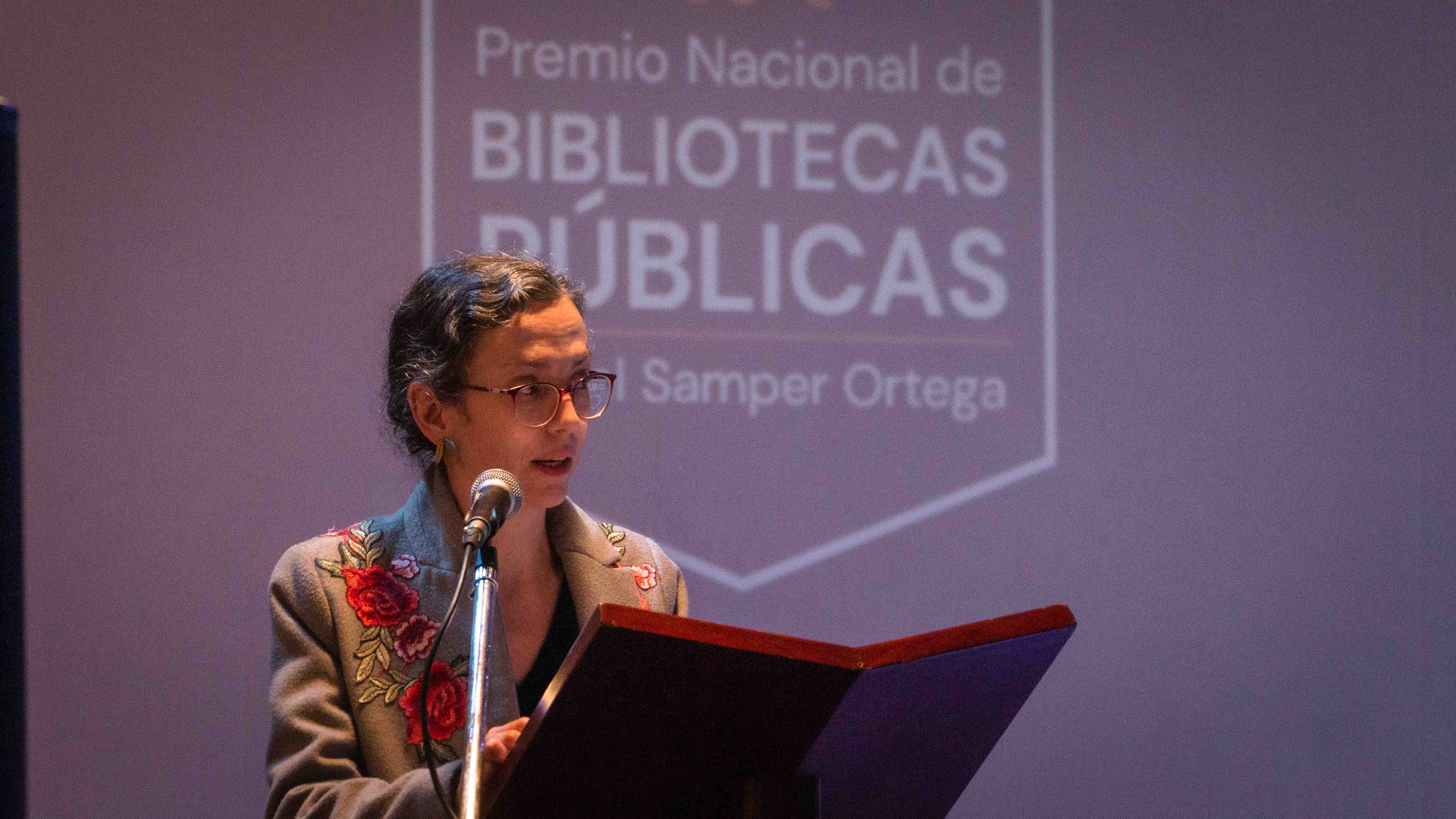Fotografía de Palabras de Adriana Martínez-Villalba, directora de la BNC, en la ceremonia del IX Premio Nacional de Bibliotecas 